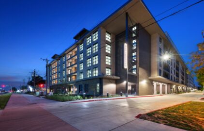 7113 Burnet Road 0002